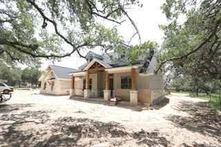 1118 HUMMING BIRD LN, Adkins, TX 78101