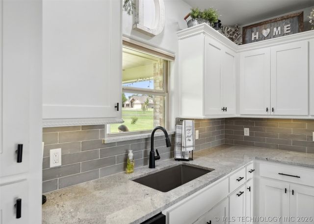 21864 S Westin Park Lane, Claremore, OK 74019