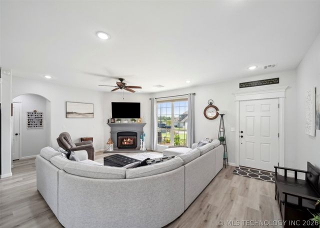 21864 S Westin Park Lane, Claremore, OK 74019