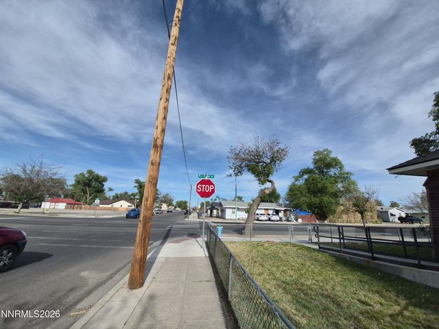 210 S Taylor Street, Fallon, NV 89406