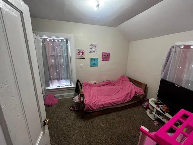 1040 College AVENUE, Racine, WI 53403