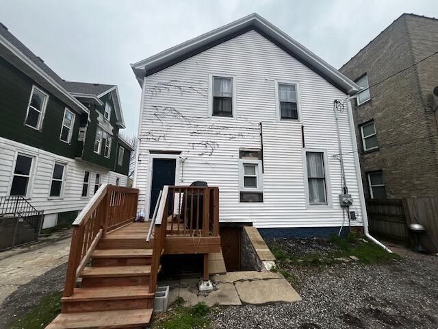 1040 College AVENUE, Racine, WI 53403