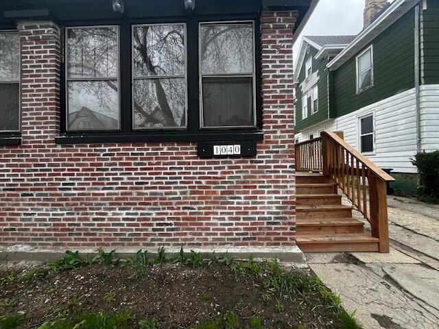 1040 College AVENUE, Racine, WI 53403