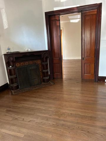 1040 College AVENUE, Racine, WI 53403