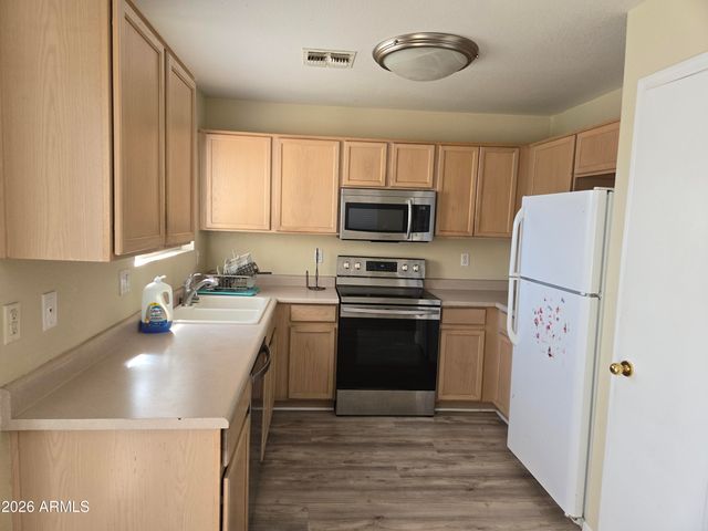 5365 W AUGUSTA Avenue, Glendale, AZ 85301