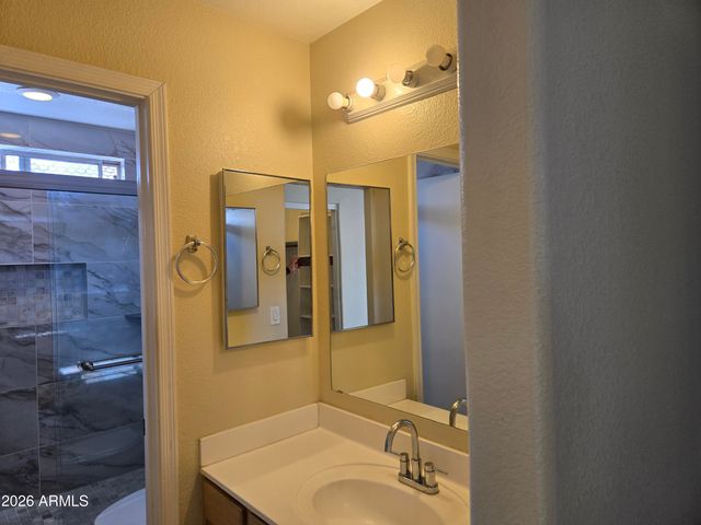 5365 W AUGUSTA Avenue, Glendale, AZ 85301