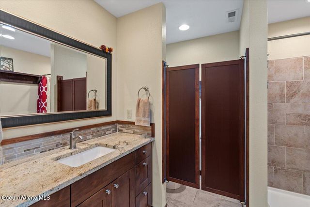 2238 E Blaine St, Athol, ID 83801