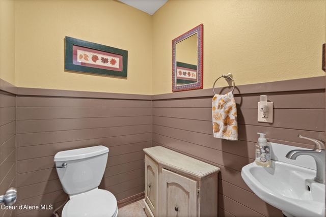 2238 E Blaine St, Athol, ID 83801