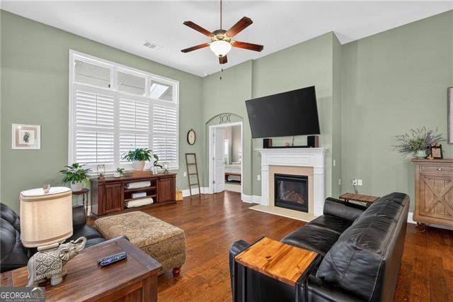 129 Altmore Way, Woodstock, GA 30188