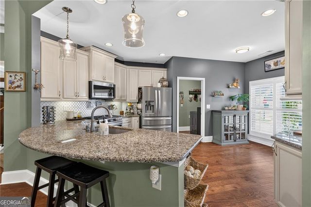 129 Altmore Way, Woodstock, GA 30188