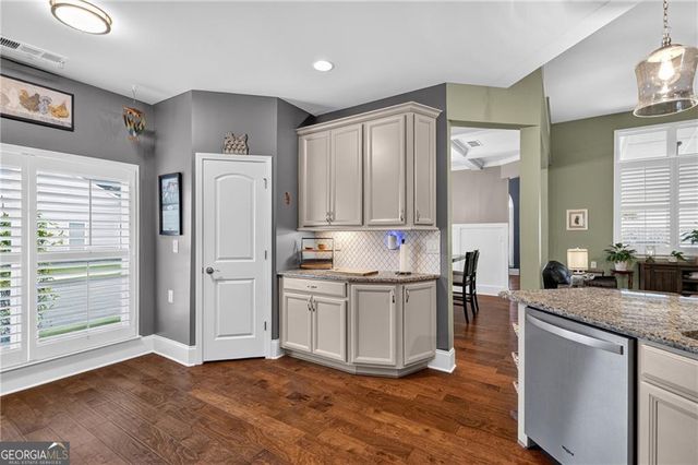 129 Altmore Way, Woodstock, GA 30188