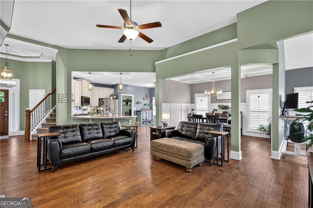 129 Altmore Way, Woodstock, GA 30188