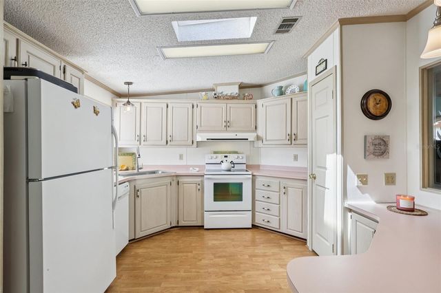 25736 OAK ALLEY, Leesburg, FL 34748