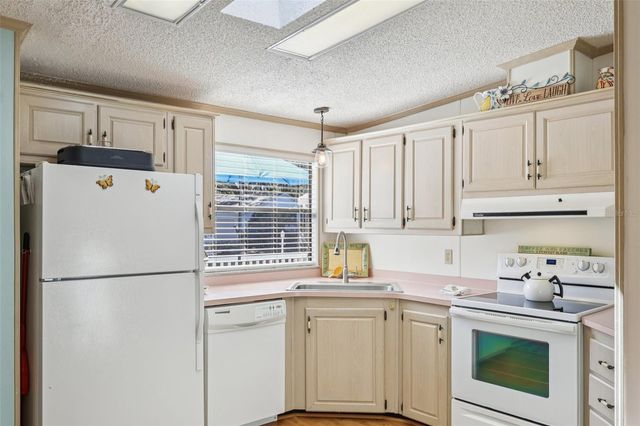 25736 OAK ALLEY, Leesburg, FL 34748