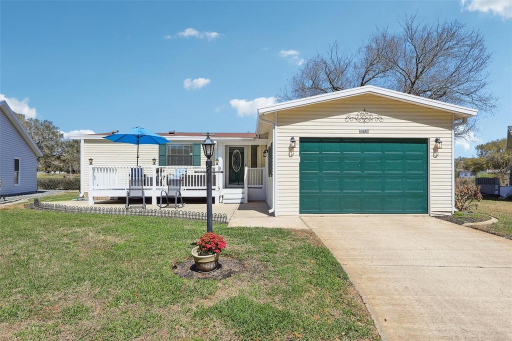 25736 OAK ALLEY, Leesburg, FL 34748