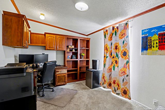 1438 Country, Marion, TX 78124