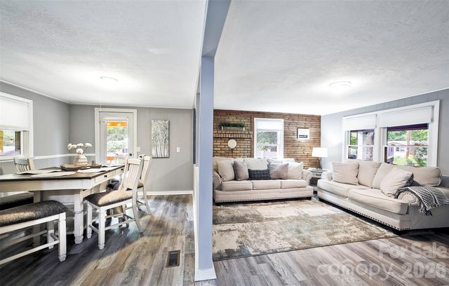 22 Glenview Place, Arden, NC 28704