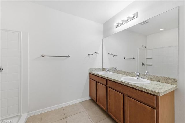 226 NE 9th AVE, Cape Coral, FL 33909