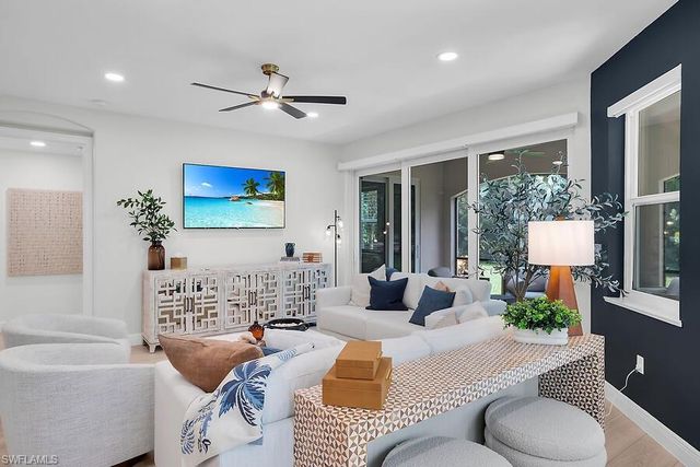 1252 Rialto WAY 102, Naples, FL 34114