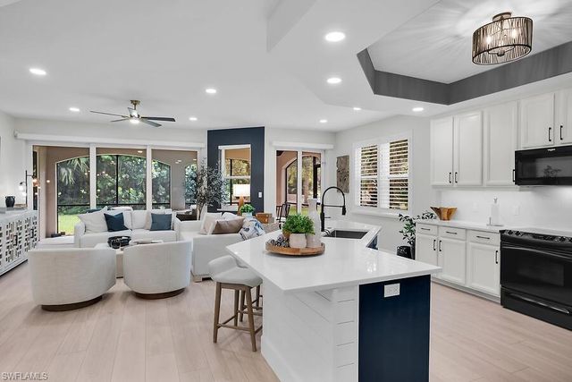 1252 Rialto WAY 102, Naples, FL 34114