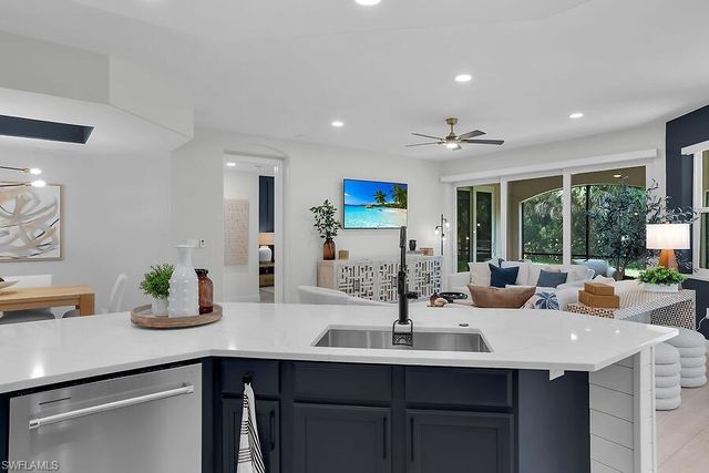 1252 Rialto WAY 102, Naples, FL 34114