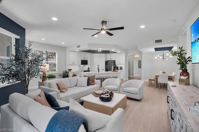 1252 Rialto WAY 102, Naples, FL 34114