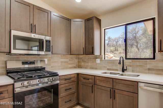320 N Estill Drive, Oracle, AZ 85623