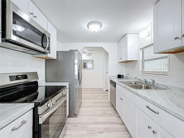 12095 WALSHWOOD AVENUE, Brooksville, FL 34613