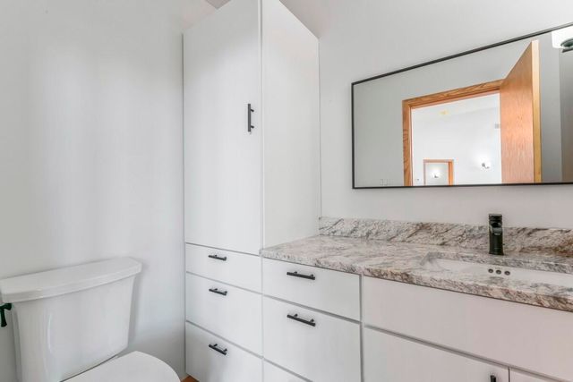 220 W 875 Road N, Valparaiso, IN 46385