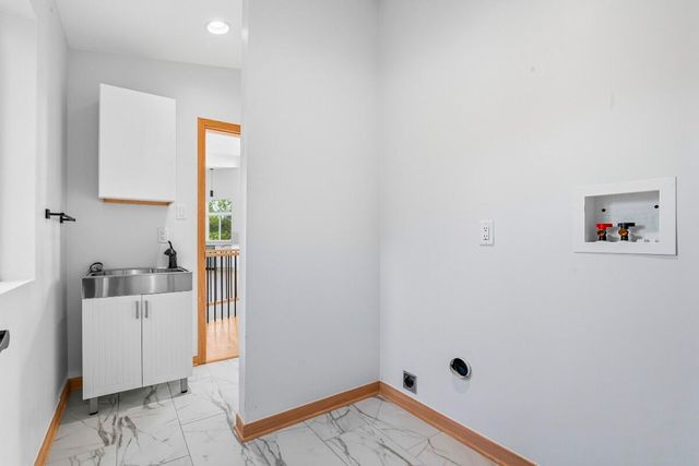 220 W 875 Road N, Valparaiso, IN 46385