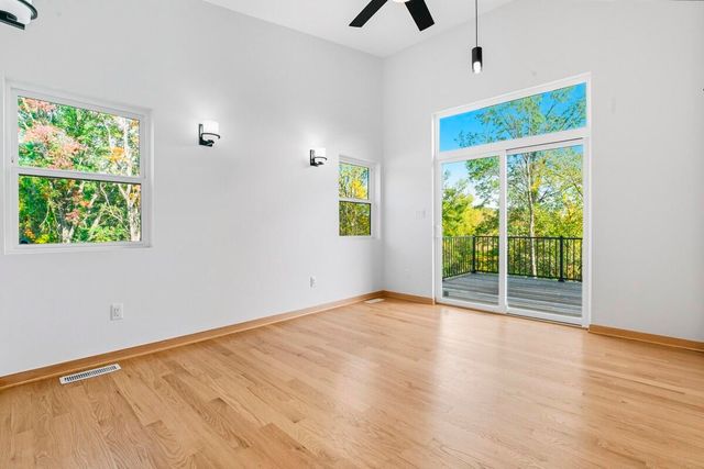 220 W 875 Road N, Valparaiso, IN 46385