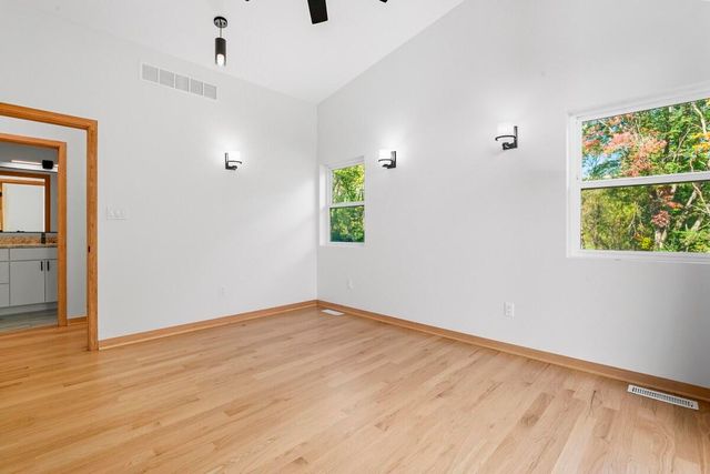 220 W 875 Road N, Valparaiso, IN 46385