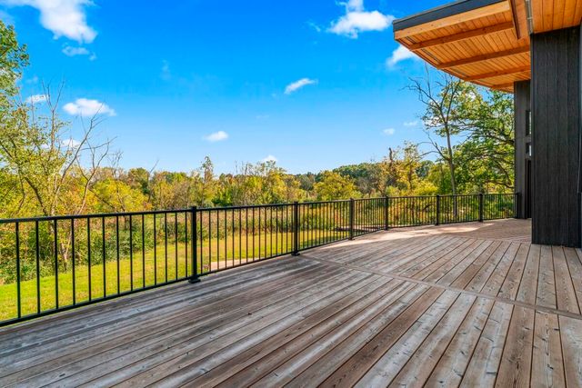 220 W 875 Road N, Valparaiso, IN 46385