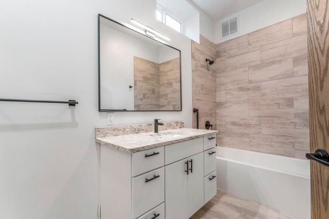 220 W 875 Road N, Valparaiso, IN 46385