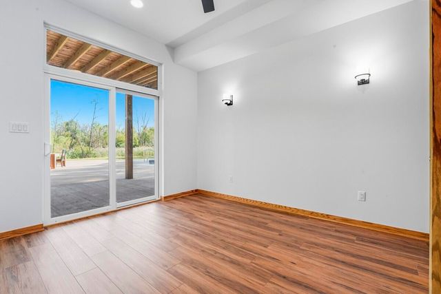 220 W 875 Road N, Valparaiso, IN 46385