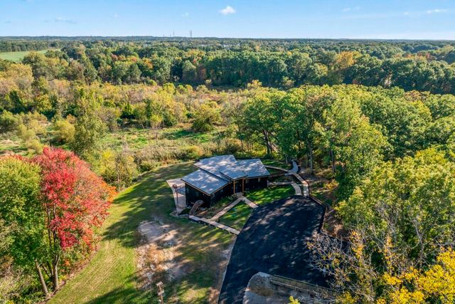 220 W 875 Road N, Valparaiso, IN 46385