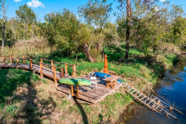 220 W 875 Road N, Valparaiso, IN 46385