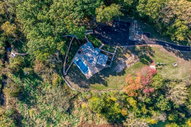 220 W 875 Road N, Valparaiso, IN 46385