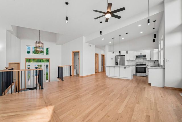 220 W 875 Road N, Valparaiso, IN 46385