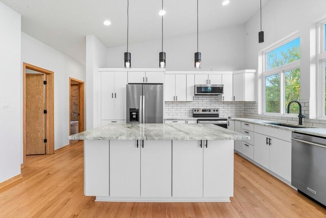 220 W 875 Road N, Valparaiso, IN 46385