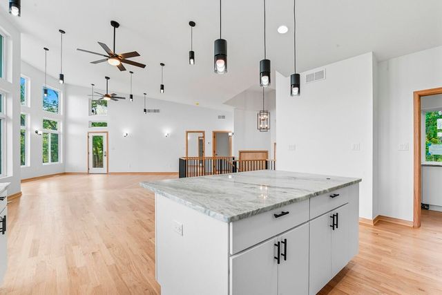 220 W 875 Road N, Valparaiso, IN 46385