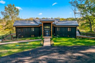 220 W 875 Road N, Valparaiso, IN 46385