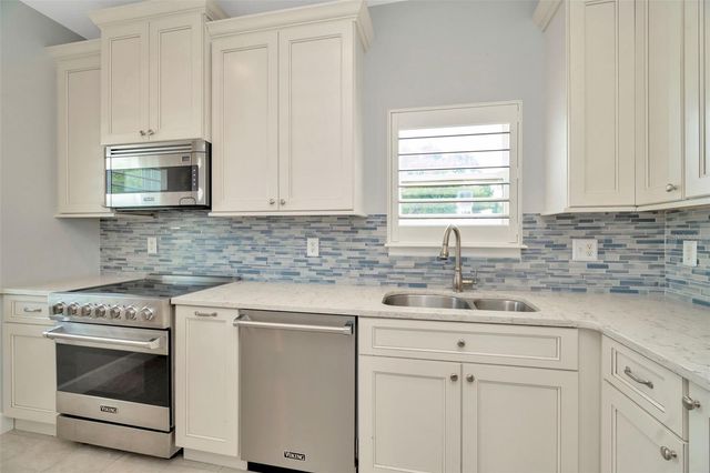 3213 MARCELLUS CIRCLE, Tampa, FL 33609