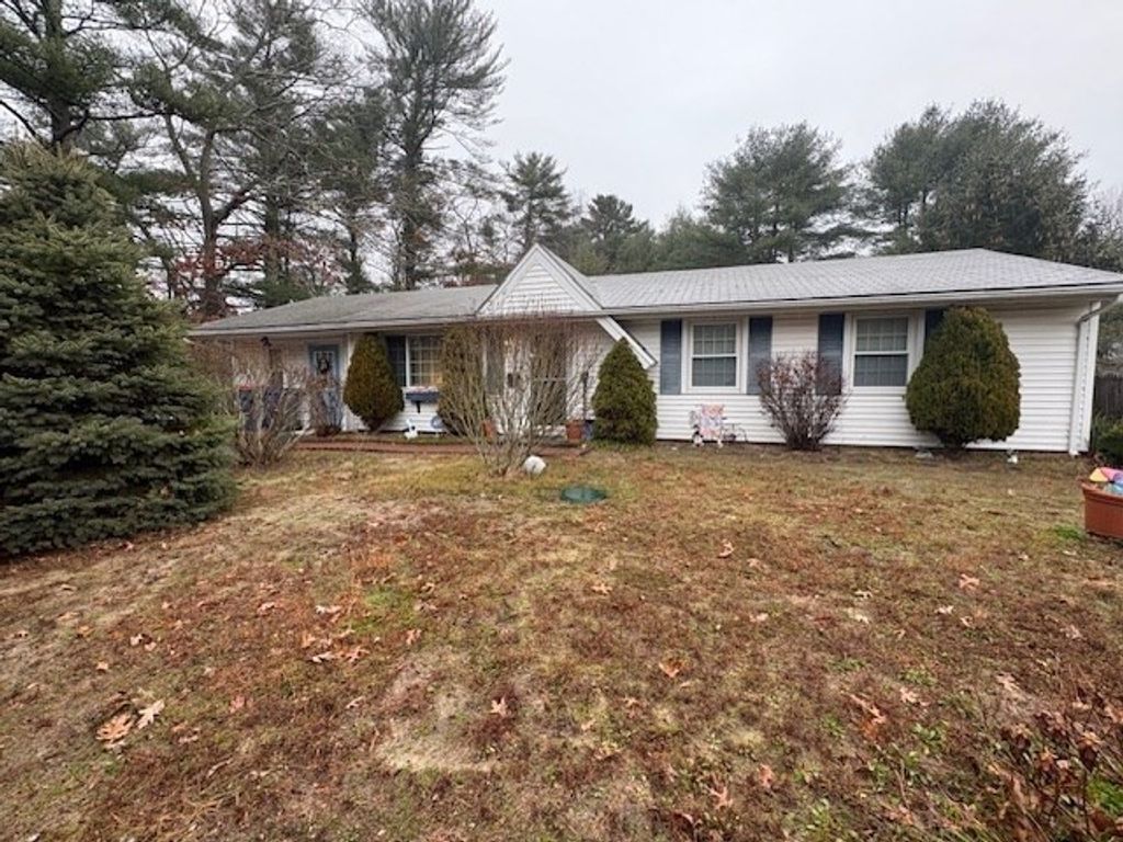 11 Acoaxet Ln, Wareham, MA 02576