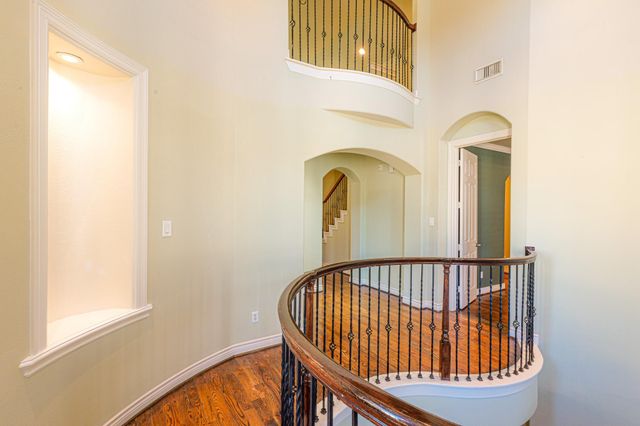 1314 Sherwood Springs Lane, Houston, TX 77043