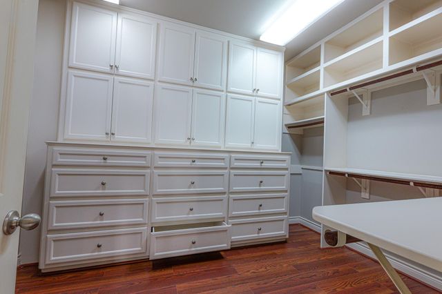 1314 Sherwood Springs Lane, Houston, TX 77043