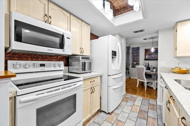 2392 HANOVER DRIVE, Dunedin, FL 34698