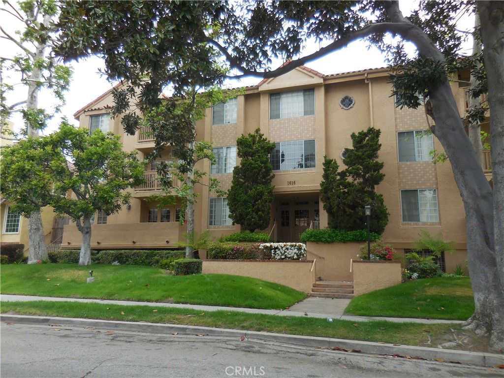1616 S Barrington Avenue 107, Los Angeles, CA 90025