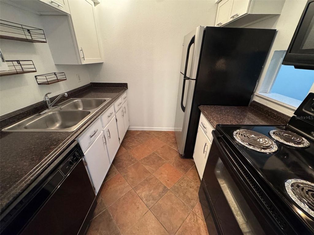 Image 3 of property listing at Address unavailable.