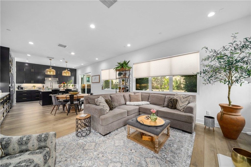 Image 14 of property listing at 19127 Malabar Street, Canyon Country, CA 91351